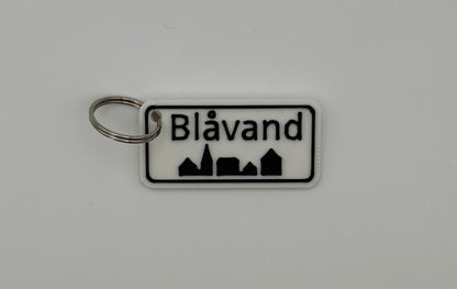 Personalized keychain with city name