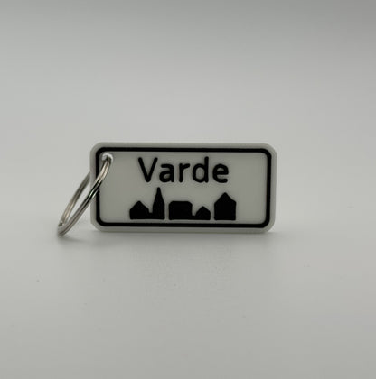 Personalized keychain with city name