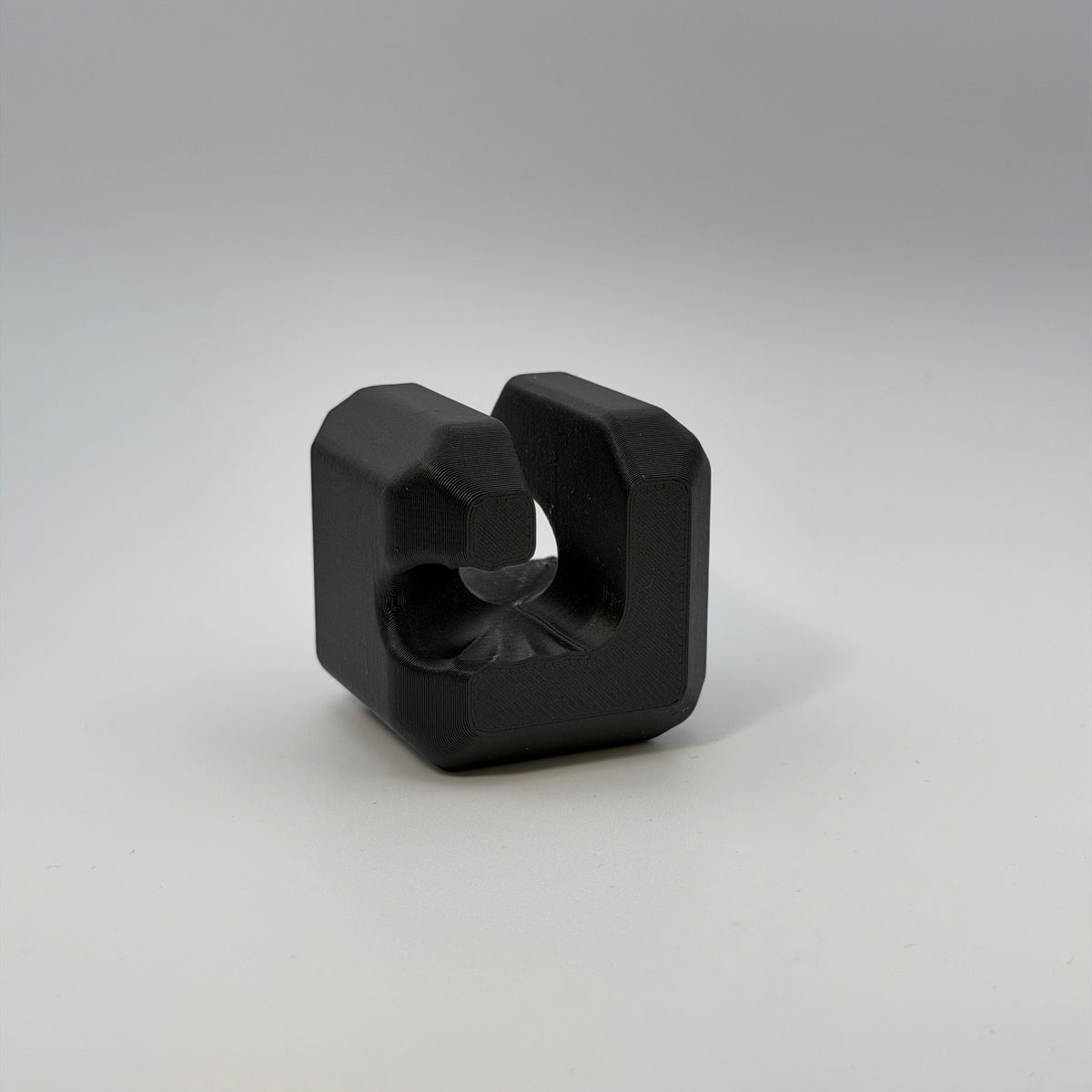 Sort 3D-printet Roborock-beskytter til Tripp Trapp stol